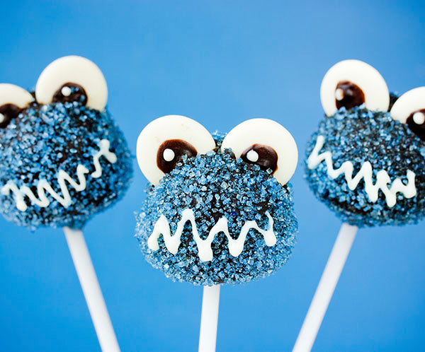 6 Cake Pop Baking Kits That Kids Love